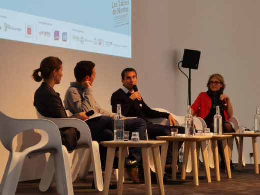 Podiumsdiskussion mit vier Personen bei der Veranstaltung „Les Tables de Nantes".
