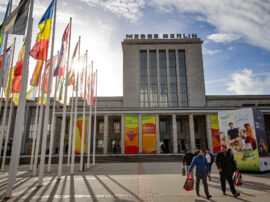 Blick auf den Eingang zur Messe Berlin zur Fruit Logistica. Copyright: Fruit Logistica/Robert Lehmann