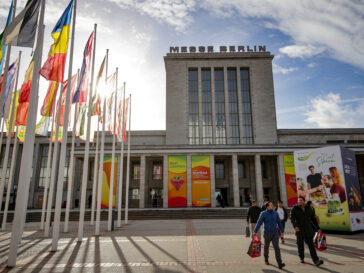 Blick auf den Eingang zur Messe Berlin zur Fruit Logistica. Copyright: Fruit Logistica/Robert Lehmann